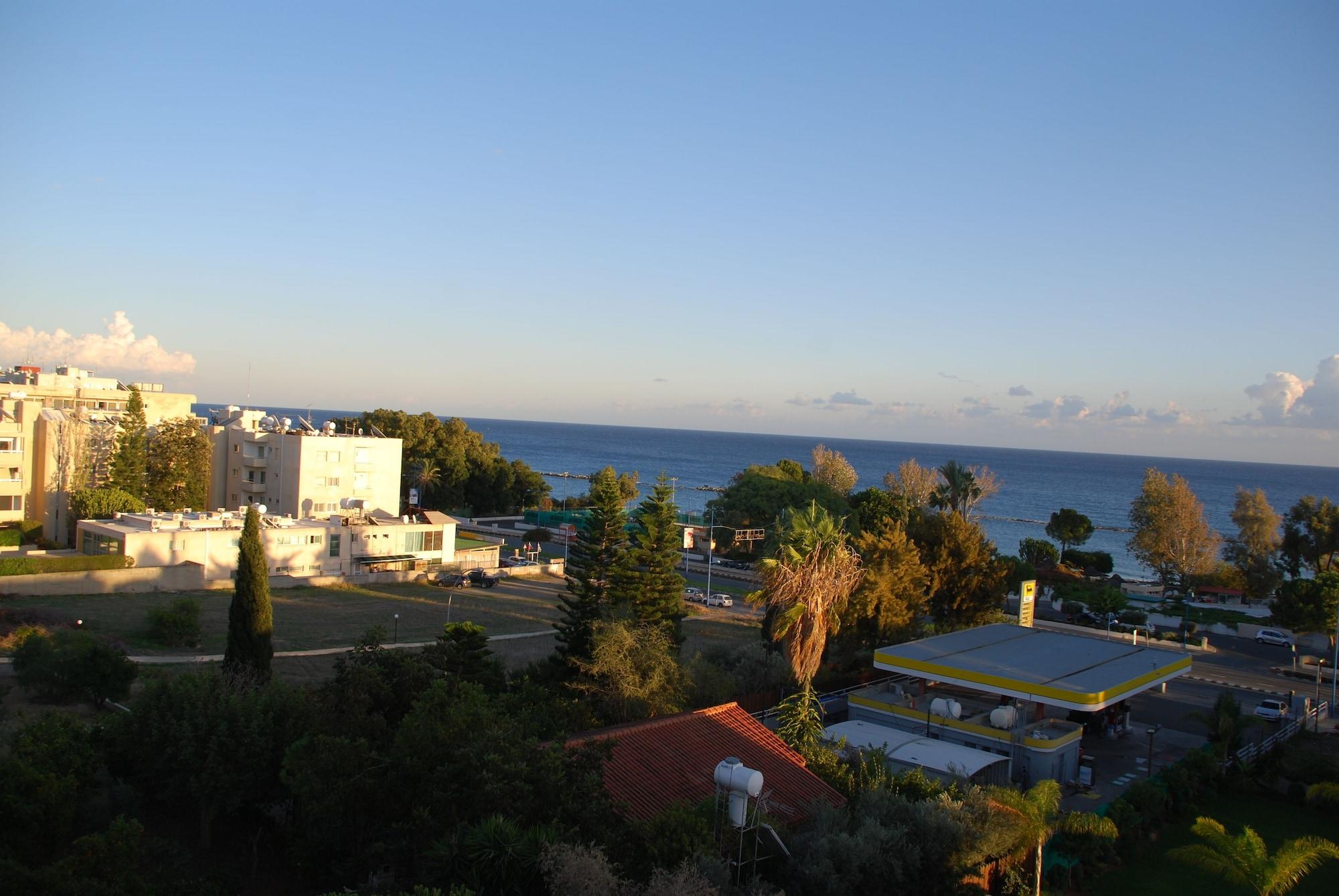 The Caravel Hotel Limassol Exterior foto